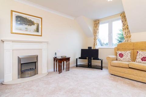 2 bedroom apartment to rent, 545 Limpsfield Road, Warlingham