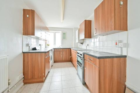 2 bedroom flat to rent, Gleneagles Close, South Bermondsey, London, SE16