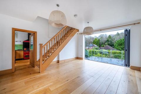 168 Caterham Drive, Coulsdon, CR5 1JL