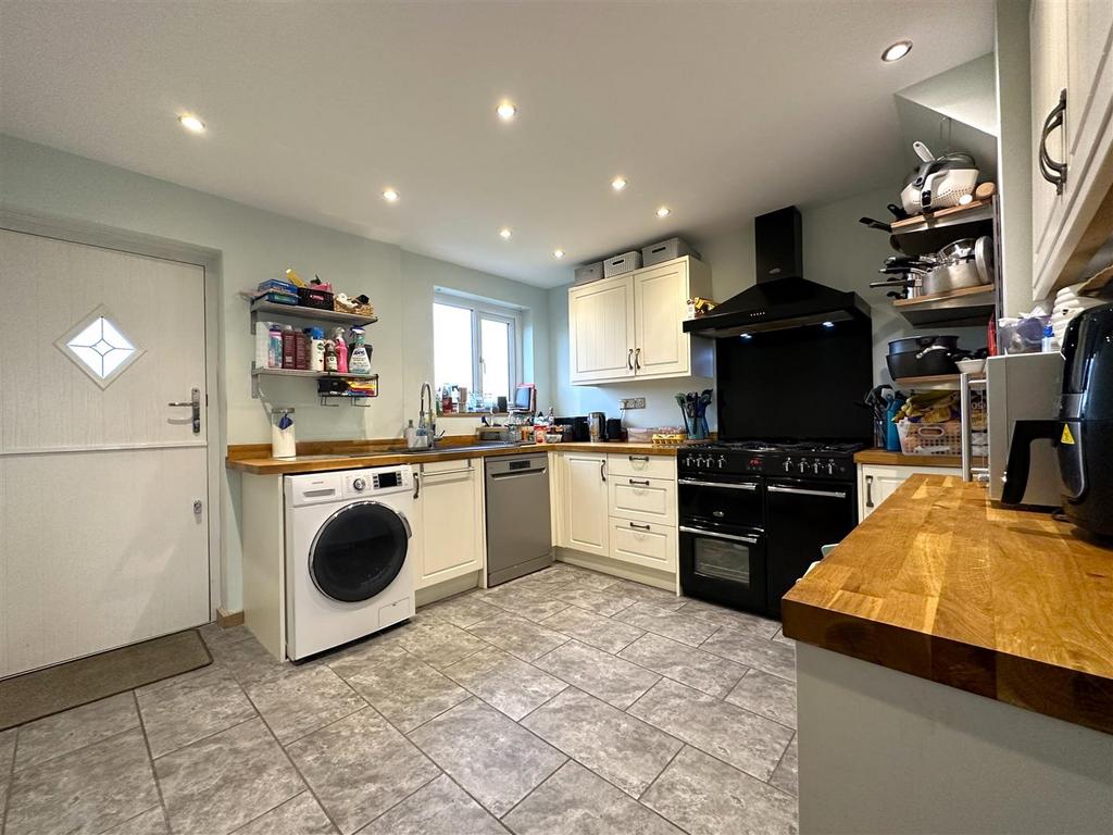 Superb Modern Kitchen 901
