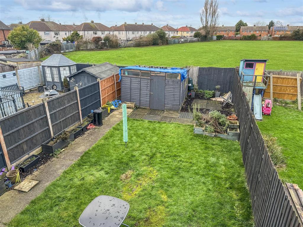Rear Garden With Unspoiled Outlook 966