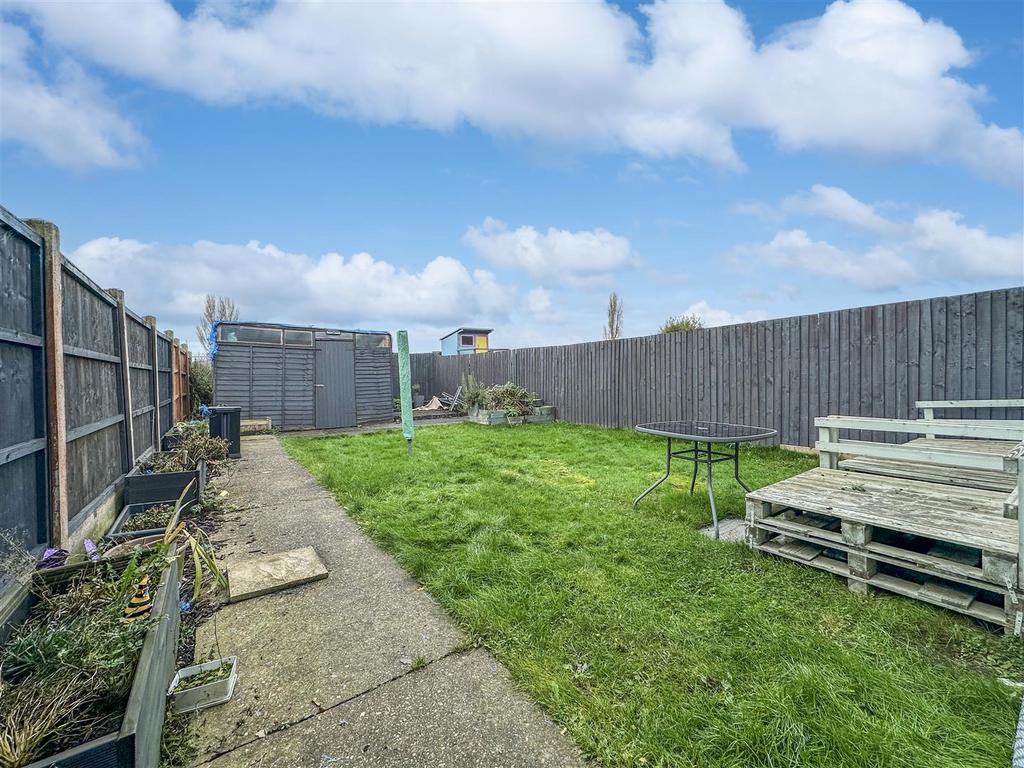 Rear Garden 916