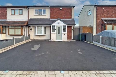 4 bedroom semi-detached house for sale, Bromfield Crescent, Wednesbury