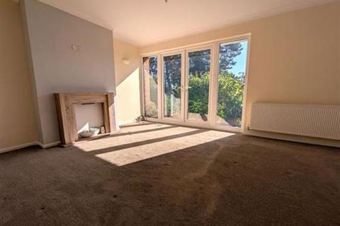 4 bedroom bungalow to rent, Leyburn Grove, Stockton-On-Tees