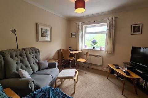 2 bedroom flat to rent, Consulate House, Canute Road