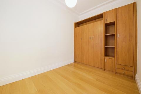 3 bedroom flat to rent, Kidderpore Gardens, NW3