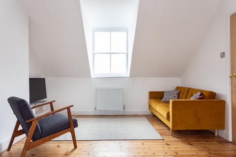 1 bedroom flat to rent, Solway Road