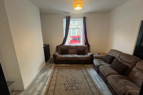 3 bedroom terraced house to rent, Emerald Street, Adamsdown