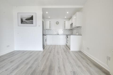 2 bedroom apartment to rent, Fishguard Way, Royal Docks