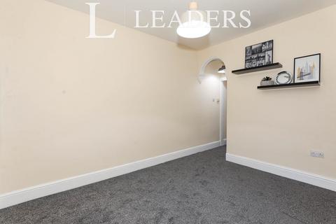 3 bedroom terraced house to rent, Hamil road; Burslem; ST6