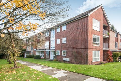 2 bedroom maisonette to rent, Fernley Court