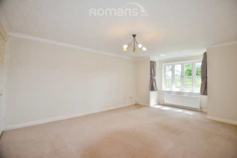 2 bedroom maisonette to rent, Mayfield Court, Eversley