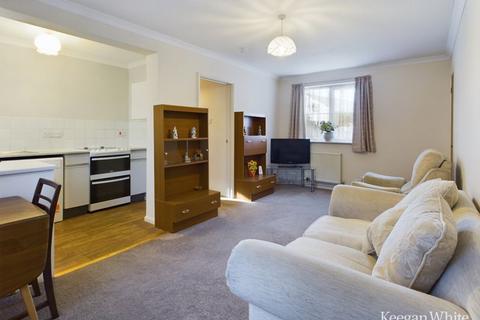 2 bedroom ground floor flat for sale, Gomm Road, High Wycombe