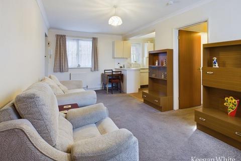 2 bedroom ground floor flat for sale, Gomm Road, High Wycombe