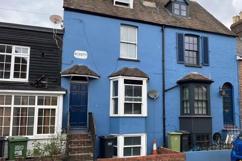 2 bedroom apartment to rent, Wish Street, Rye