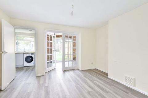 1 bedroom apartment to rent, Berkeley Avenue, Chesham