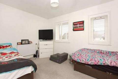 8 School End Crescent, Hemel Hempstead, HP1 2DZ