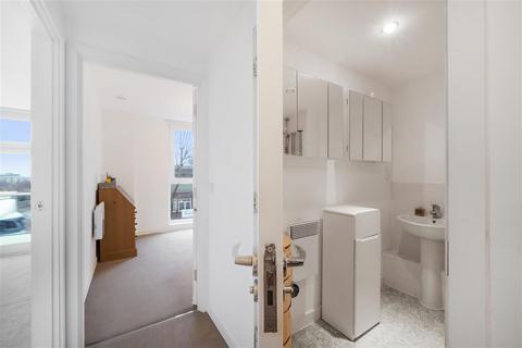 2 bedroom flat for sale, East Hill, SW18