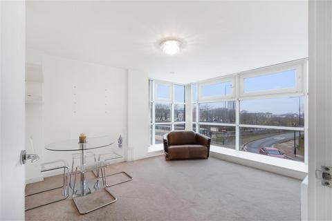 2 bedroom flat for sale, East Hill, SW18