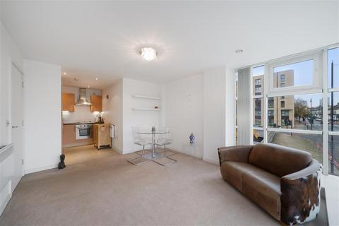 2 bedroom flat for sale, East Hill, SW18