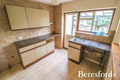 3 bedroom terraced house for sale, Swan Avenue, Upminster, RM14