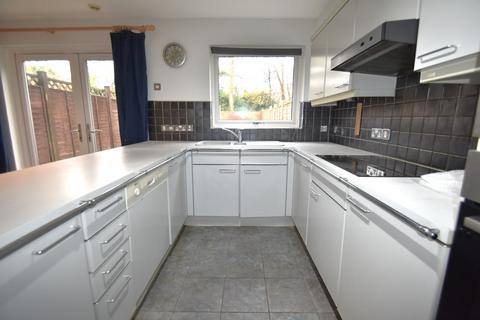 3 bedroom house to rent, Newlyn Way, Portsmouth PO6