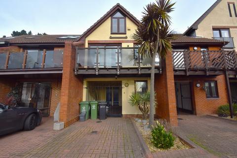 3 bedroom house to rent, Newlyn Way, Portsmouth PO6