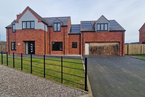 5 bedroom detached house to rent, Upper Birches Farm, Hednesford Road, Rugeley, Staffordshire, WS15