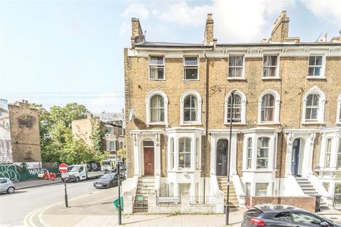 2 bedroom maisonette to rent, London SW9