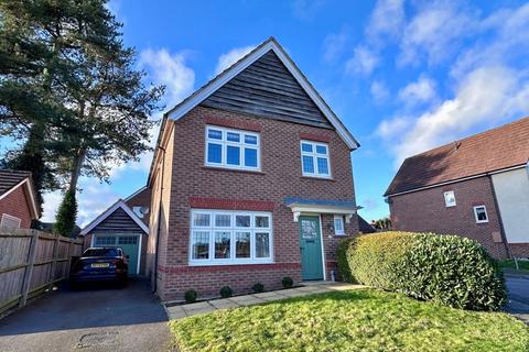 3 bedroom detached house for sale, Reed Drive, Stafford ST16