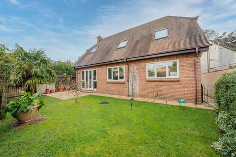 162a Springdale Road, Corfe Mullen, Wimborne, BH21 3QN