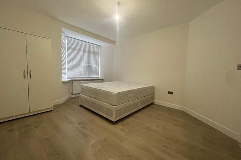 House share to rent, Old Oak Road, East Acton, London, W3 7HE