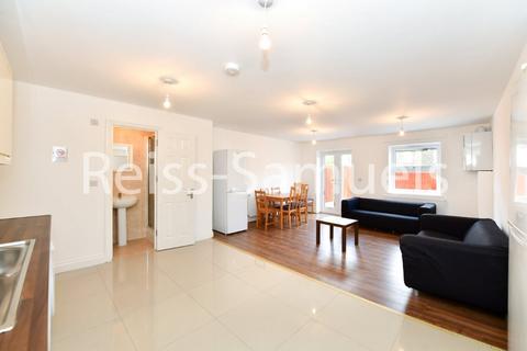 6 bedroom house to rent, Lockesfield Place, London E14