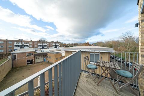 1 bedroom flat for sale, Vicarage Road, Kingston Upon Thames KT1