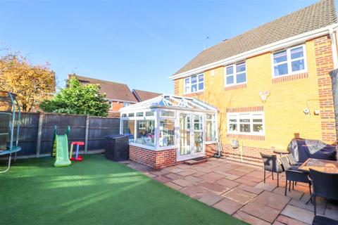 4 bedroom detached house for sale, Lodsworth, Farnborough GU14