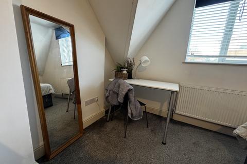 2 bedroom flat to rent, Birmingham B17