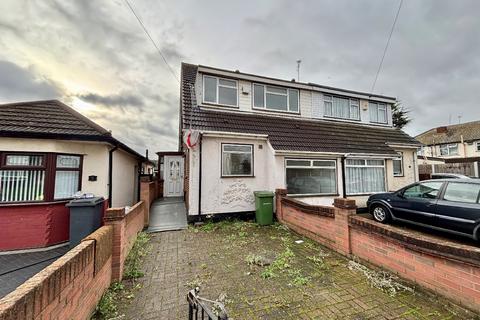 3 bedroom semi-detached house to rent, Queens Gardens, Rainham RM13