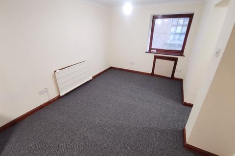 1 bedroom flat to rent, High Street, Methil, Leven, KY8