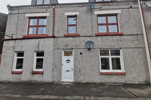 2 bedroom flat to rent, High Street, Methil, Leven, KY8