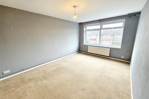 2 bedroom flat to rent, Dorchester Court, Buckingham Road, South Woodford