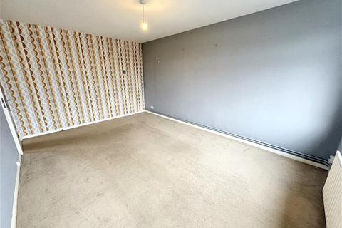 2 bedroom flat to rent, Dorchester Court, Buckingham Road, South Woodford