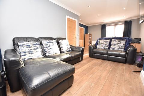 3 bedroom semi-detached house for sale, Kelmscott Avenue, Leeds, West Yorkshire