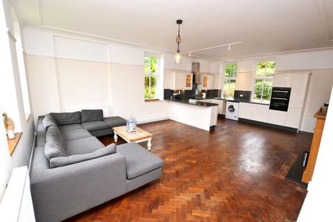 3 bedroom apartment to rent, 35 Abbey Road, Malvern WR14