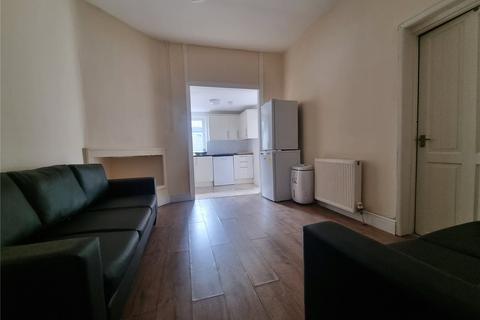 6 bedroom terraced house to rent, Brentry Road, Bristol BS16