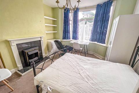 3 bedroom semi-detached house for sale, Overndale Road, Bristol BS16