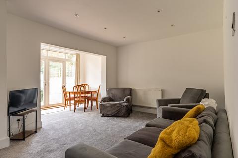 2 bedroom maisonette for sale, Kenton Gardens, Hertfordshire AL1