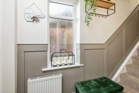 28 Ashbourne Drive, Cleckheaton, BD19 5JQ