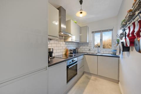 2 bedroom penthouse for sale, Wandle Road, Morden SM4