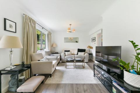 2 bedroom apartment for sale, Queensmere Road, London SW19