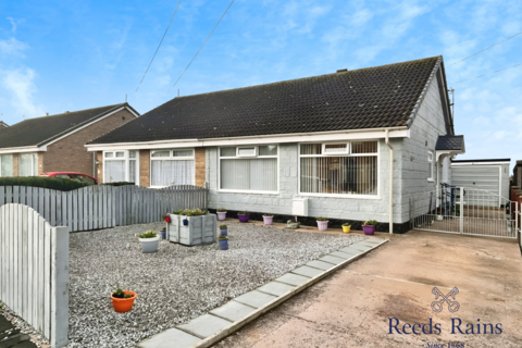 2 bedroom bungalow for sale, Carrs Meadow, East Yorkshire HU19